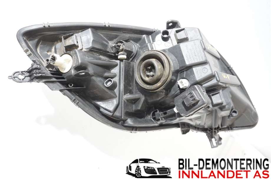 Frontlykt høyre halogen til Toyota Yaris 2009-2011 (Type II, Fase 2)  (TOYOTA|811300D350||81110-0D350)