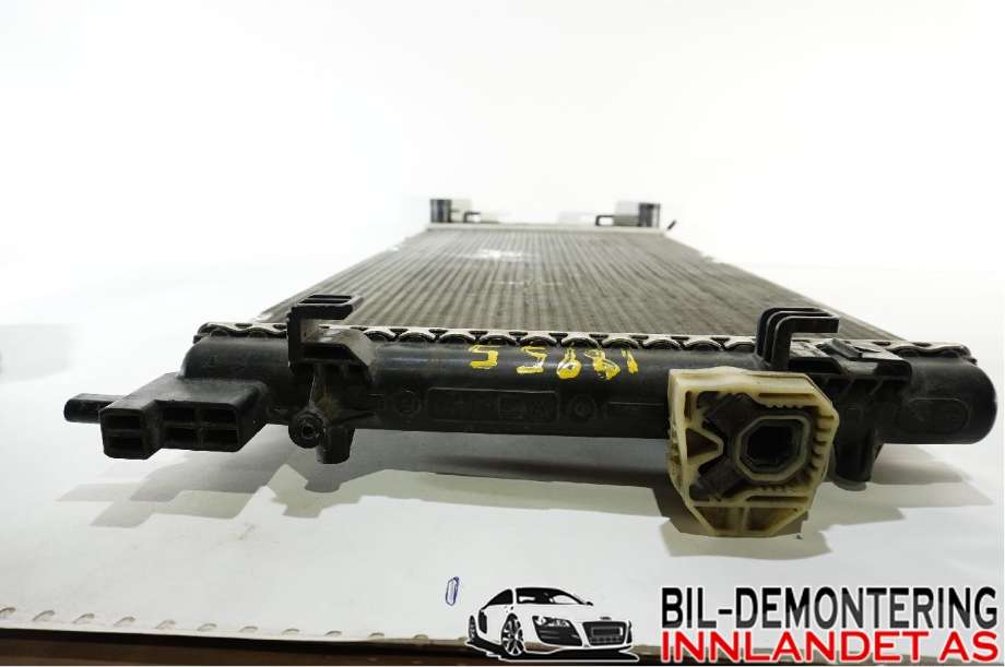 Radiator (manuell gir) til VW Polo 2009-2014 (Type V, Fase 1)  (VOLKSWAGEN|6R0 121 253|)