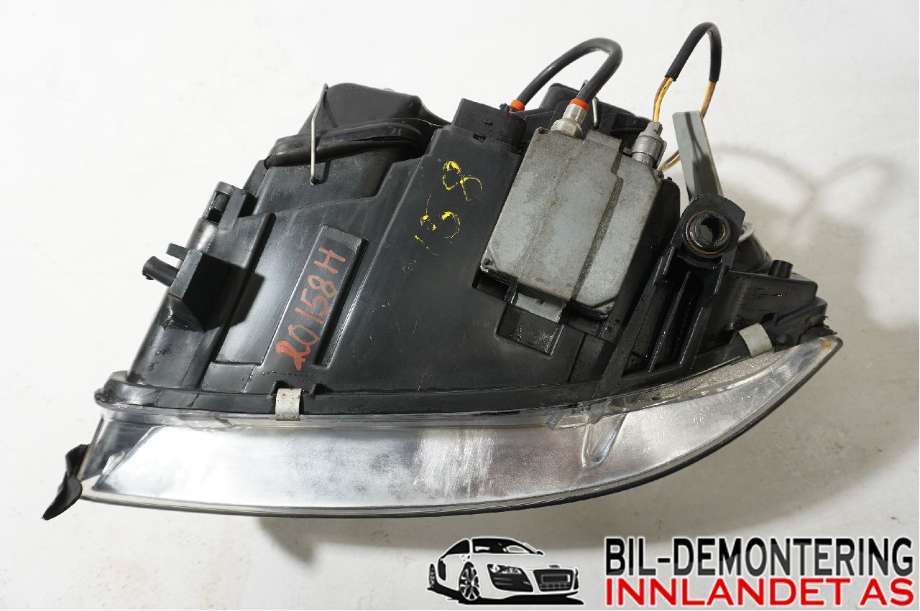 Frontlykt høyre halogen til Audi A6 1997-2001 (Type II, Fase 1) (C5) (C5) (AUDI|4B0 941 004 BB|)