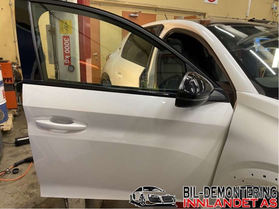 Dør høyre foran til Peugeot 208, 2019-->> (Type II)  (PEUGEOT|98 298 104 80)