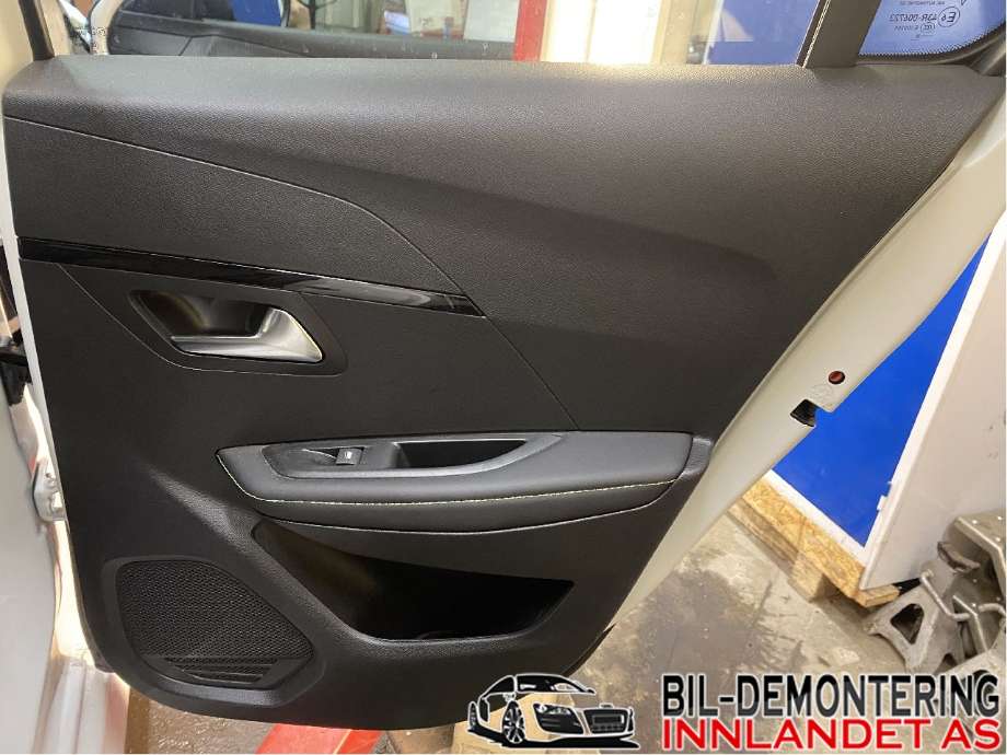 Dørtrekk høyre til Peugeot 208, 2019-->> (Type II)  (PEUGEOT|98301580ZD)