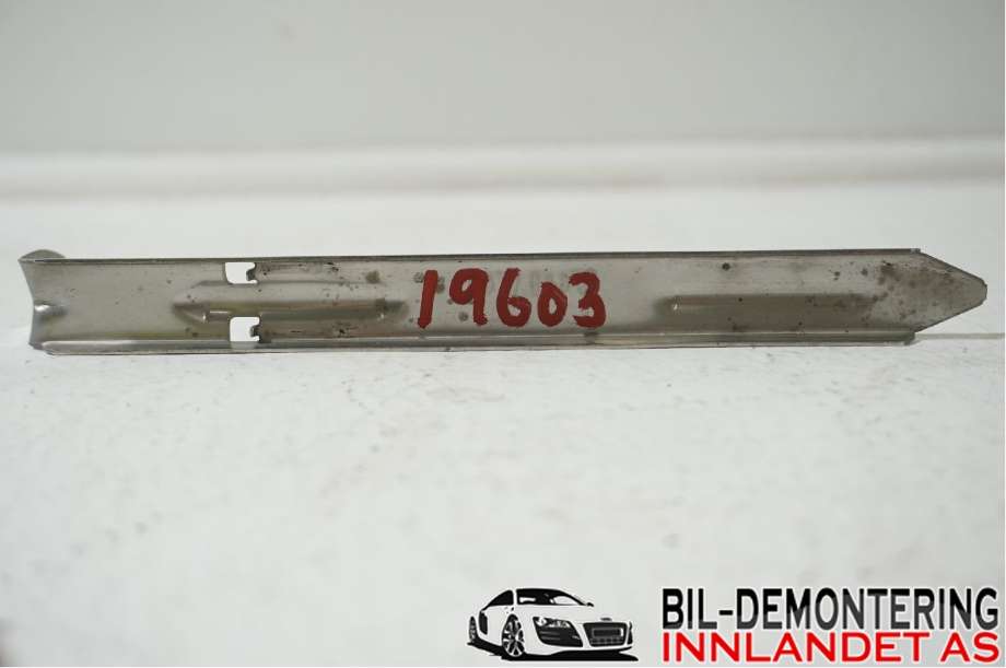 Frontlykter til Volvo V70 2007-2013 (Type III, Fase 1)  (VOLVO|30678340|)