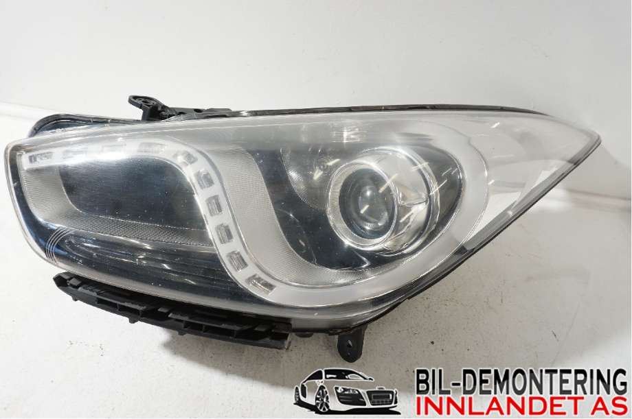 Frontlykt venstre xenon til Hyundai i40, 2012-2017  (HYUNDAI|92101 3Z031)