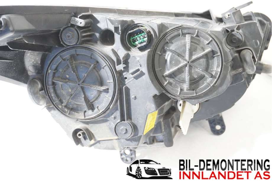 Frontlykt venstre xenon til Hyundai i40 2012-2017  (HYUNDAI|92101 3Z031|)