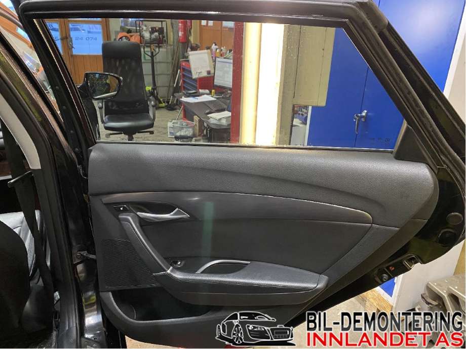 Dør høyre bak til Hyundai i40 2012-2017  (HYUNDAI|77004 3Z000|)