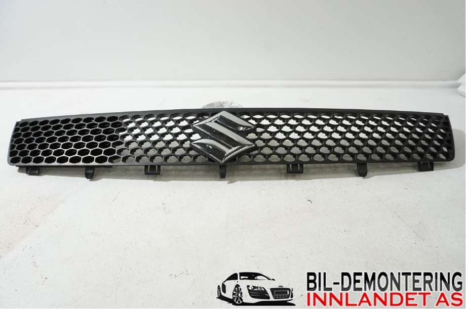 Grill til Suzuki Swift 2005-2010  (SUZUKI|71741-63J00-5PK|)