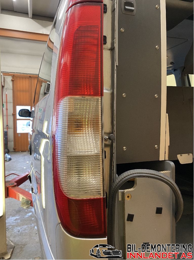 Baklykt venstre til Mercedes Vito/Viano, 2004-2010 (Fase 1) (W639) (W639) (MERCEDES|A 639 820 01 64)