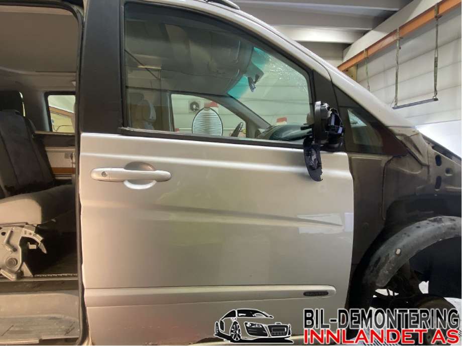 Dør høyre 2dørs til Mercedes Vito/Viano, 2004-2010 (Fase 1) (W639) (W639) (MERCEDES|A 639 720 11 05)
