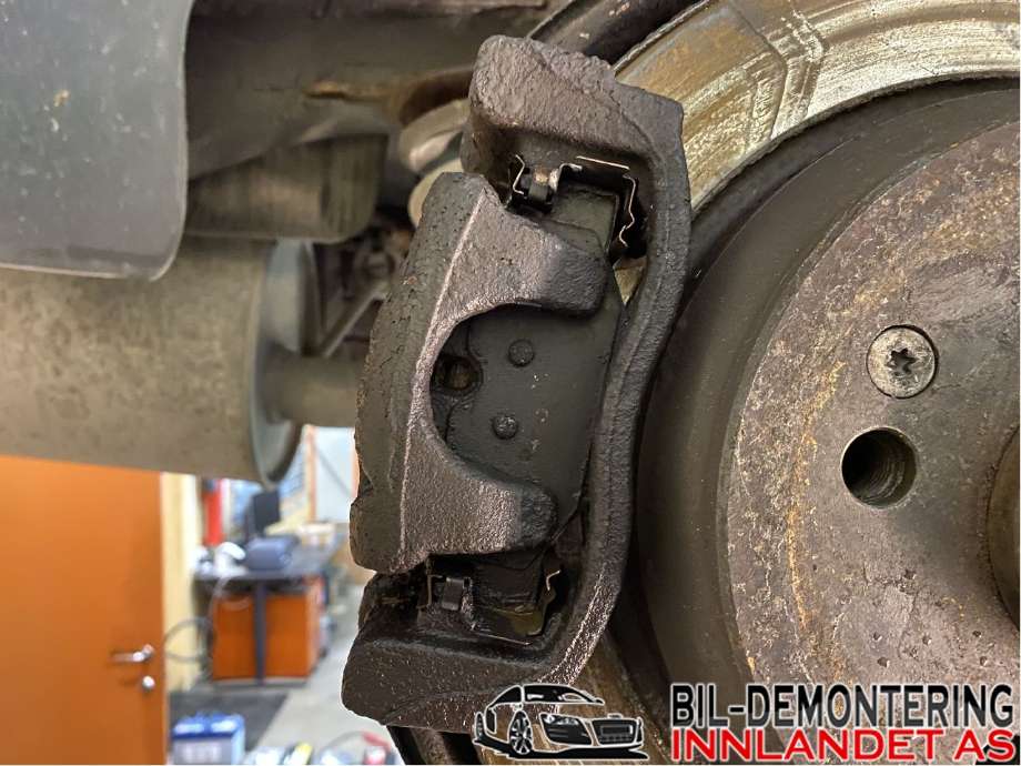 Bremsecaliper høyre bak til Mercedes Vito/Viano, 2004-2010 (Fase 1) (W639) (W639) (MERCEDES|A 639 420 03 83)