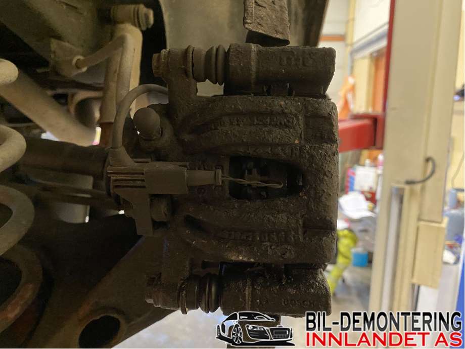 Bremsecaliper høyre bak til Mercedes Vito/Viano 2004-2010 (Fase 1) (W639) (W639) (MERCEDES|A 639 420 03 83|A 639 420 09 83|)