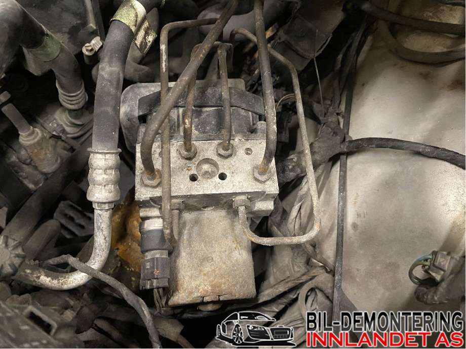 ABS sentral til Mercedes Vito/Viano, 2004-2010 (Fase 1) (W639) (W639) (MERCEDES|A 000 446 67 89)