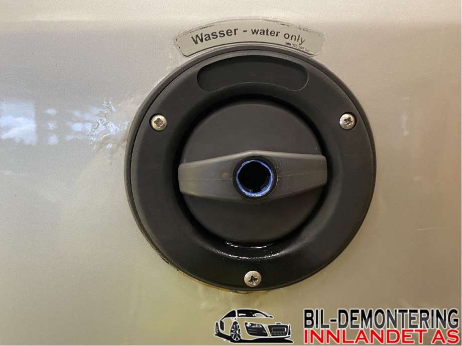 Camping, skap/dør/luke til Mercedes Vito/Viano, 2004-2010 (Fase 1) (W639) (W639) (MERCEDES|PÅFYLLING VANN)