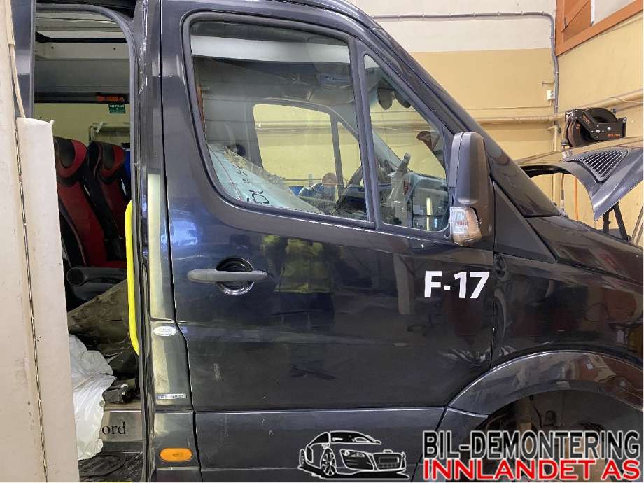 Dør høyre 2dørs til Mercedes Sprinter, 2013-2018 (Fase 2) (906) (906) (MERCEDES|A 906 720 01 05)