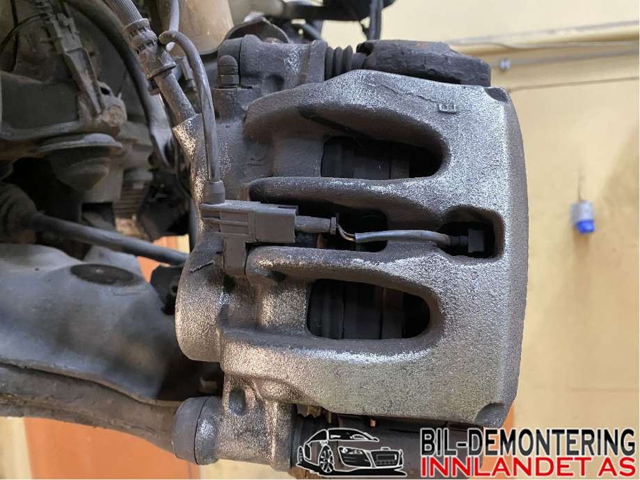Bremsecaliper høyre foran til Mercedes Sprinter 2013-2018 (Fase 2) (906) (906) (MERCEDES|A 004 420 56 83|)