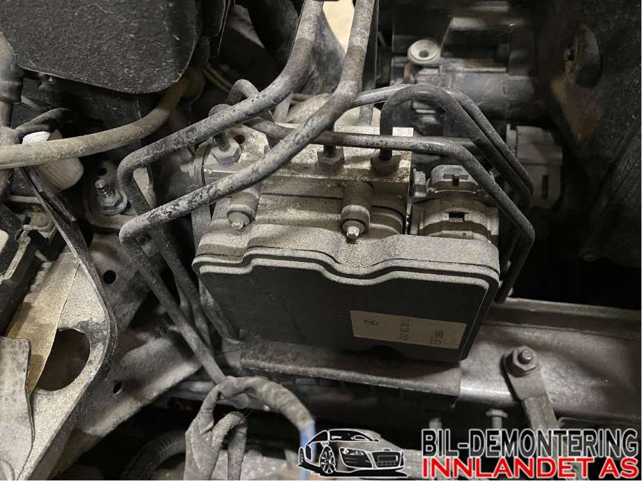 ABS sentral til Mercedes B-Klasse, 2011-2018 (W246) (W246) (MERCEDES|A 242 431 09 12)