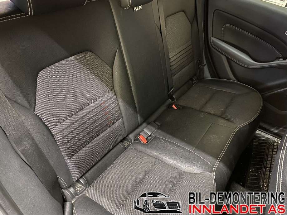 Sete bak til Mercedes B-Klasse 2011-2018 (W246) (W246) (MERCEDES|A 246 920 04 34|A 242 920 05 32|)