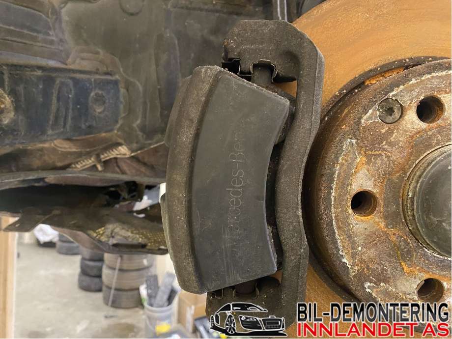 Bremsecaliper høyre foran til Mercedes C-Klasse, 2007-2011 (Fase 1) (W204) (W204) (MERCEDES|A 204 421 08 81)