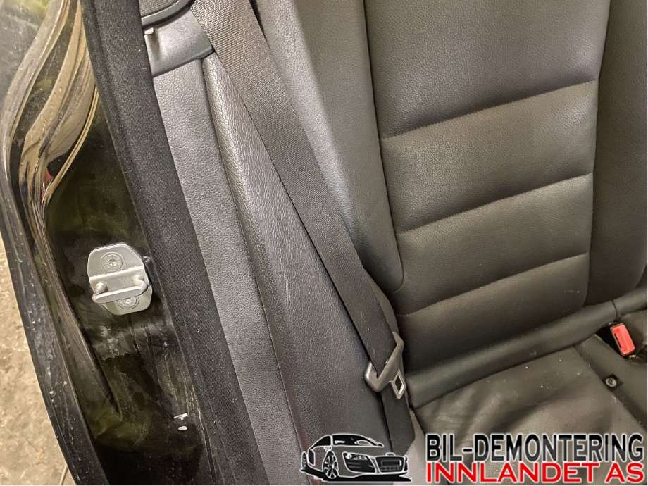 Sikkerhetsbelte bak høyre til Mercedes C-Klasse, 2007-2011 (Fase 1) (W204) (W204) (MERCEDES|A 204 860 08 85)