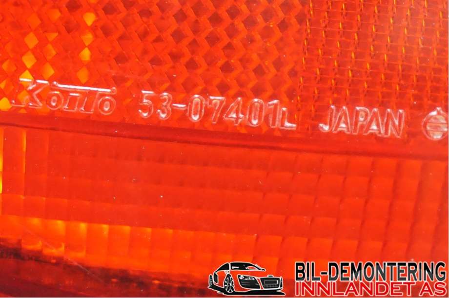 Baklykt venstre til Toyota Hiace 2001-2006 (Fase 2)  (TOYOTA|8156126310|)