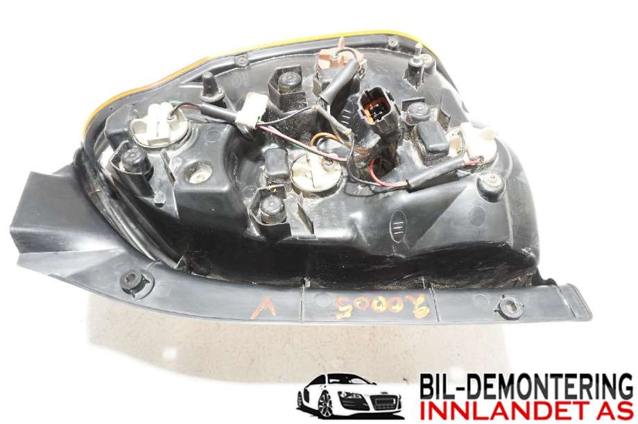Baklykt venstre til Hyundai Terracan 2002-2007  (HYUNDAI|92410H1020|)