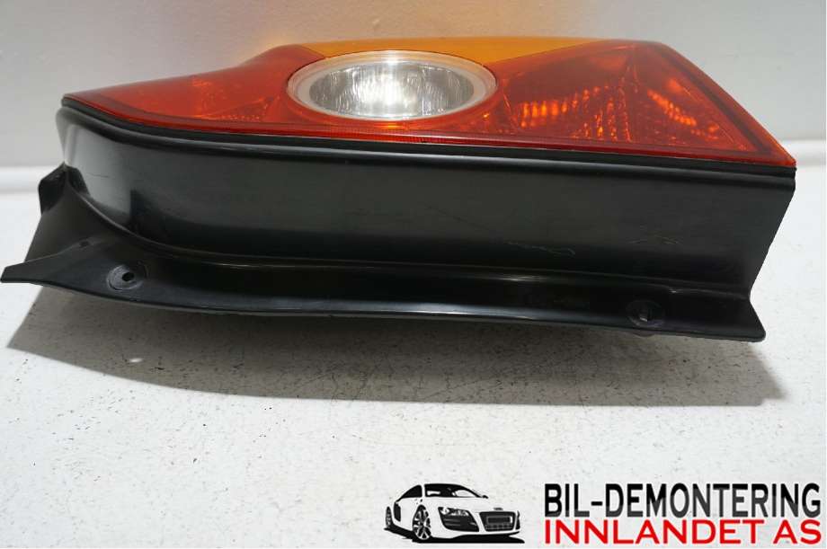 Baklykt høyre til Hyundai Terracan 2002-2007  (HYUNDAI|92420H1020|)