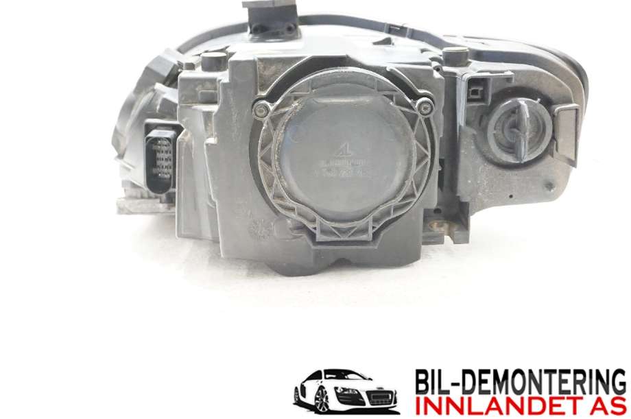 Frontlykt høyre halogen til Audi A4 2004-2008 (Type III) (B7) (B7) (AUDI|8E0 941 030 AS||8E0 941 004 BM)