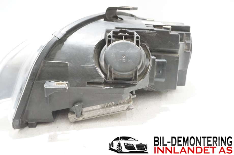 Frontlykt høyre halogen til Audi A4 2004-2008 (Type III) (B7) (B7) (AUDI|8E0 941 030 AS||8E0 941 004 BM)