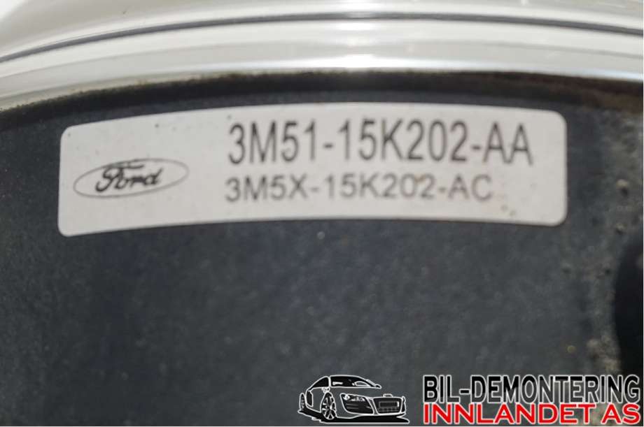 Tåkelykt høyre foran til Ford Focus 2004-2007 (Type II, Fase 1)  (FORD|3M51-15K202-AA|)