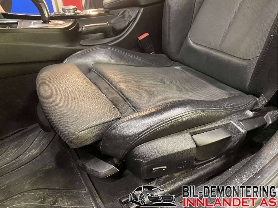 Sete foran venstre til BMW 3-Serie 2012-2018 (F30/F31/F34) (F30/F31/F34) (BMW|52 10 7 243 525|)