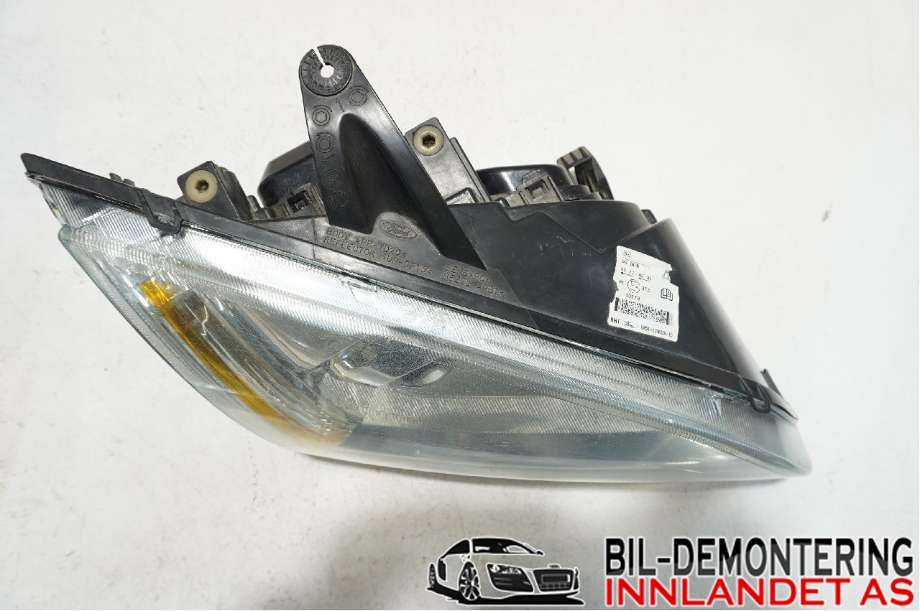 Frontlykt høyre halogen til Ford Focus 2004-2007 (Type II, Fase 1)  (FORD|4M51-13099-ED|)
