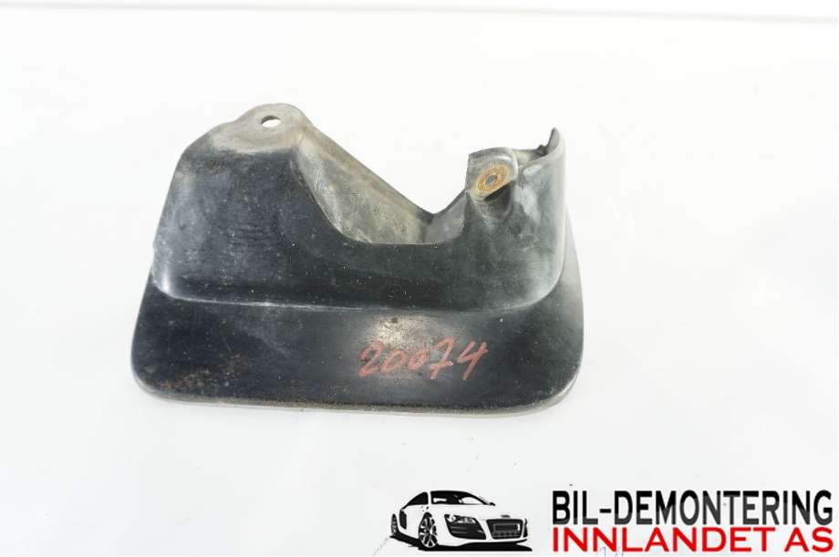 Skvettlapp til Toyota Hiace, 2007-2012 (Fase 3)  (TOYOTA|7662126010)
