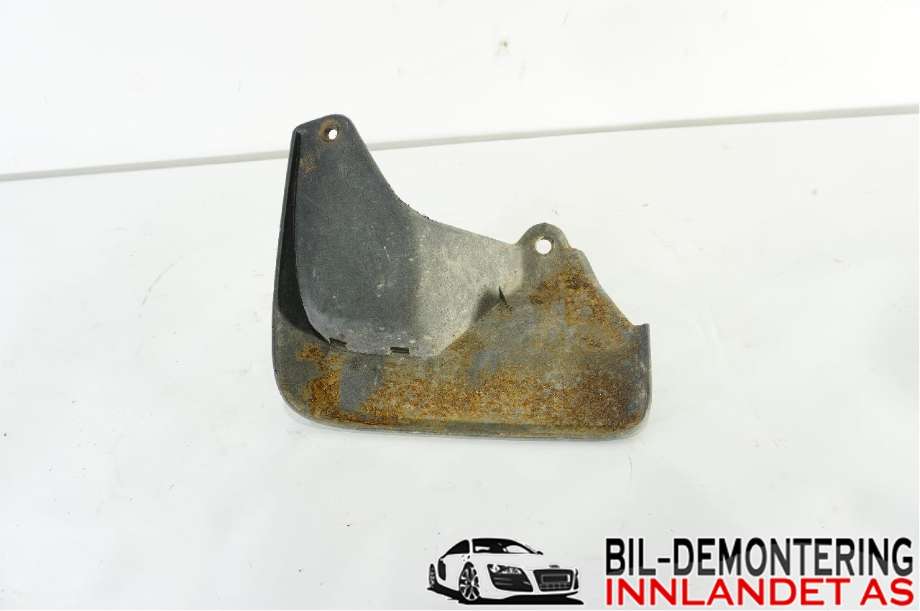 Skvettlapp til Toyota Hiace 2007-2012 (Fase 3)  (TOYOTA|7662126010|7662126011|)