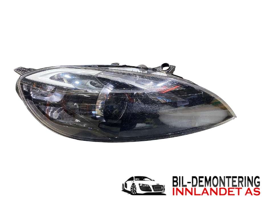 Frontlykt høyre halogen til Volvo V40, 2012-2019  (VOLVO|31383159)
