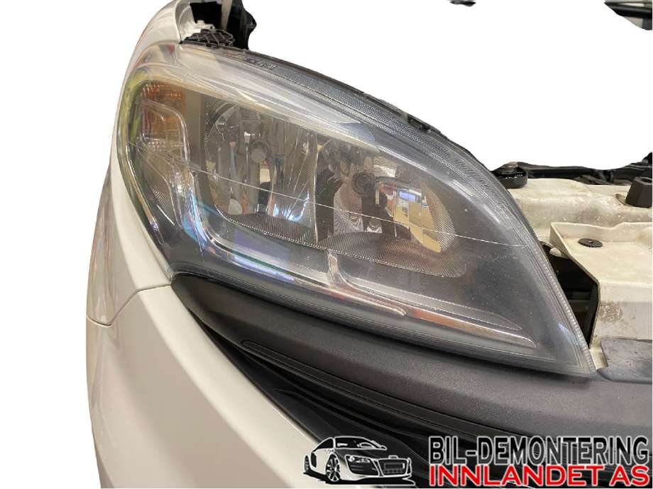 Frontlykt høyre halogen til Fiat Doblo, 2010-->> (Type II) (FIAT|52109256)