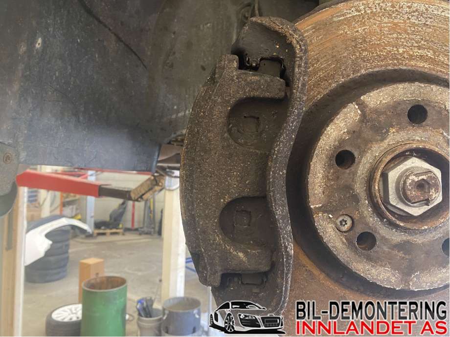 Bremsecaliper høyre foran til Mercedes Vito, 2014-->> (W447) (W447) (MERCEDES|A 447 420 01 83)