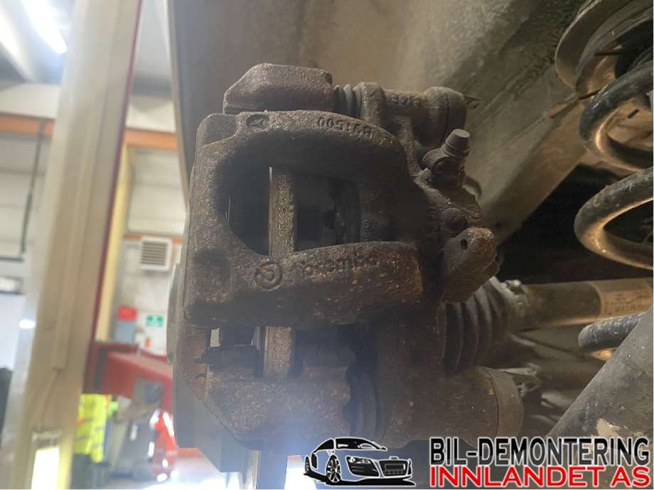 Bremsecaliper venstre bak til Mercedes Vito 2014-->> (W447) (W447) (MERCEDES|A 447 420 06 83|A 447 420 80 00|)