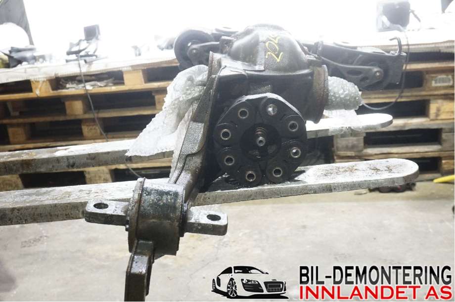 Kardang klokke bak til Mercedes Vito 2014-->> (W447) (W447) (MERCEDES|A 447 350 08 14||A447 350 08 14)