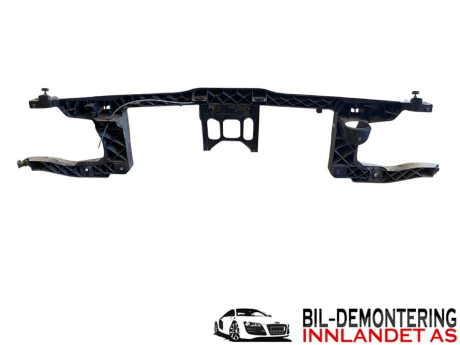 Frontplate til Mercedes Vito 2014-->> (W447) (W447) (MERCEDES|A 447 880 11 03|)