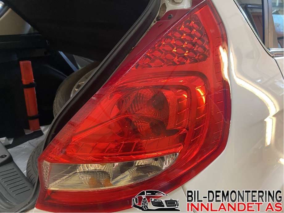 Baklykt høyre til Ford Fiesta, 2008-2012 (Type VI, Fase 1)  (FORD|1709552)