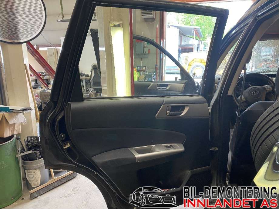 Dør venstre bak til Subaru Forester 2008-2013 (Type III)  (SUBARU|60409SC0119P|)