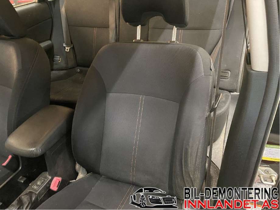 Sete foran venstre til Subaru Forester 2008-2013 (Type III)  (SUBARU|64100FG010|64110FG031|)