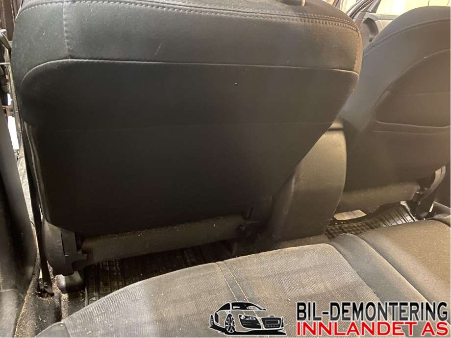 Sete foran venstre til Subaru Forester 2008-2013 (Type III)  (SUBARU|64100FG010|64110FG031|)