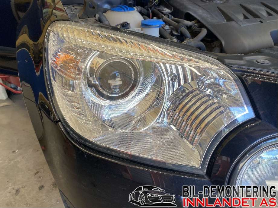 Frontlykt høyre halogen til Škoda Yeti, 2009-2013 (Fase 1)  (SKODA|5L1 941 018 C)