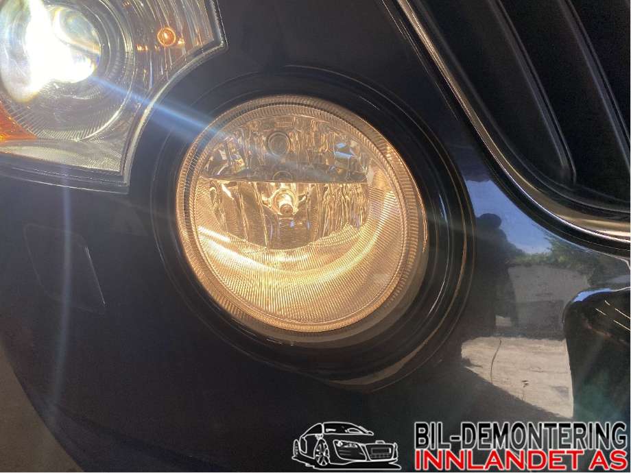 Frontlykt høyre halogen til Škoda Yeti 2009-2013 (Fase 1)  (SKODA|5L1 941 018 C|)