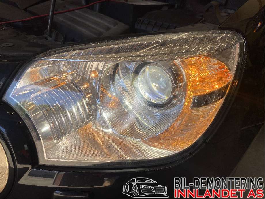 Frontlykt venstre halogen til Škoda Yeti 2009-2013 (Fase 1)  (SKODA|5L1 941 017 C|)