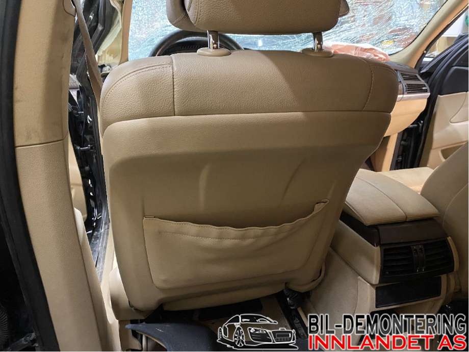 Sete foran venstre til BMW X5 2007-2013 (E70) (E70) (52 10 7 250 059|)