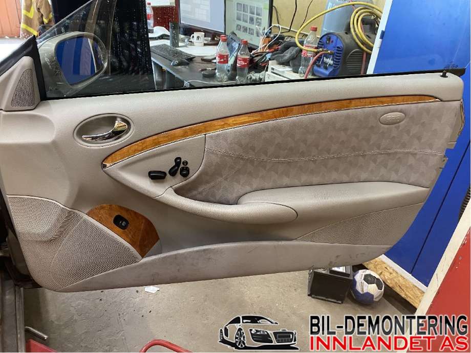 Dørtrekk høyre til Mercedes CLK, 2002-2009 (C209) (C209) (MERCEDES|A 209 720 46 70)