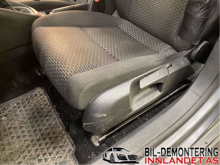Sete foran venstre til VW Golf VI 2008-2012  (VOLKSWAGEN|1K4 881 105 PA|)