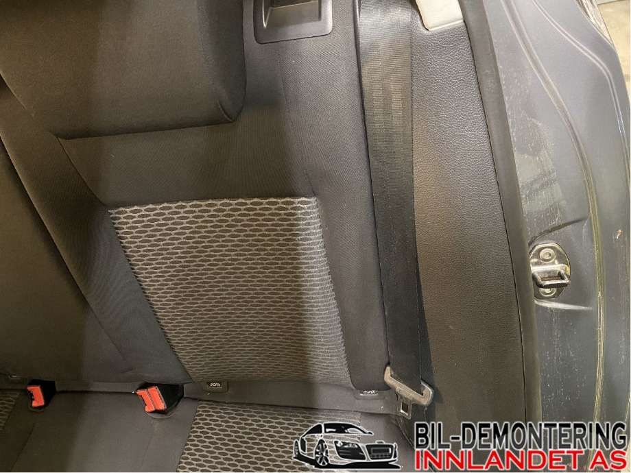 Sikkerhetsbelte bak venstre til VW Golf VI 2008-2012 (VOLKSWAGEN|1K6 857 805 AA|)