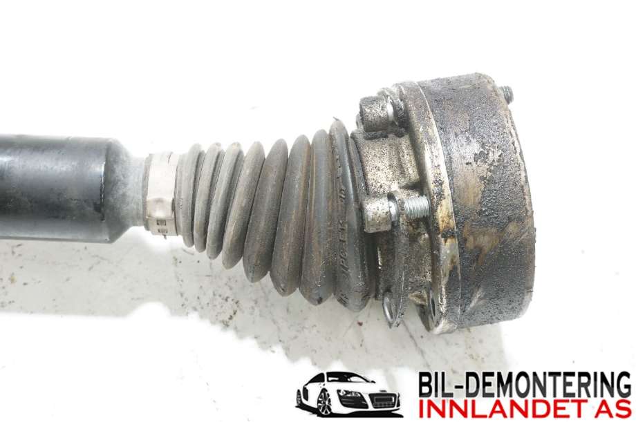 Drivaksel høyre foran til VW Golf VI 2008-2012 (VOLKSWAGEN|1K0 407 272 CC|5Q0 407 272 FF)